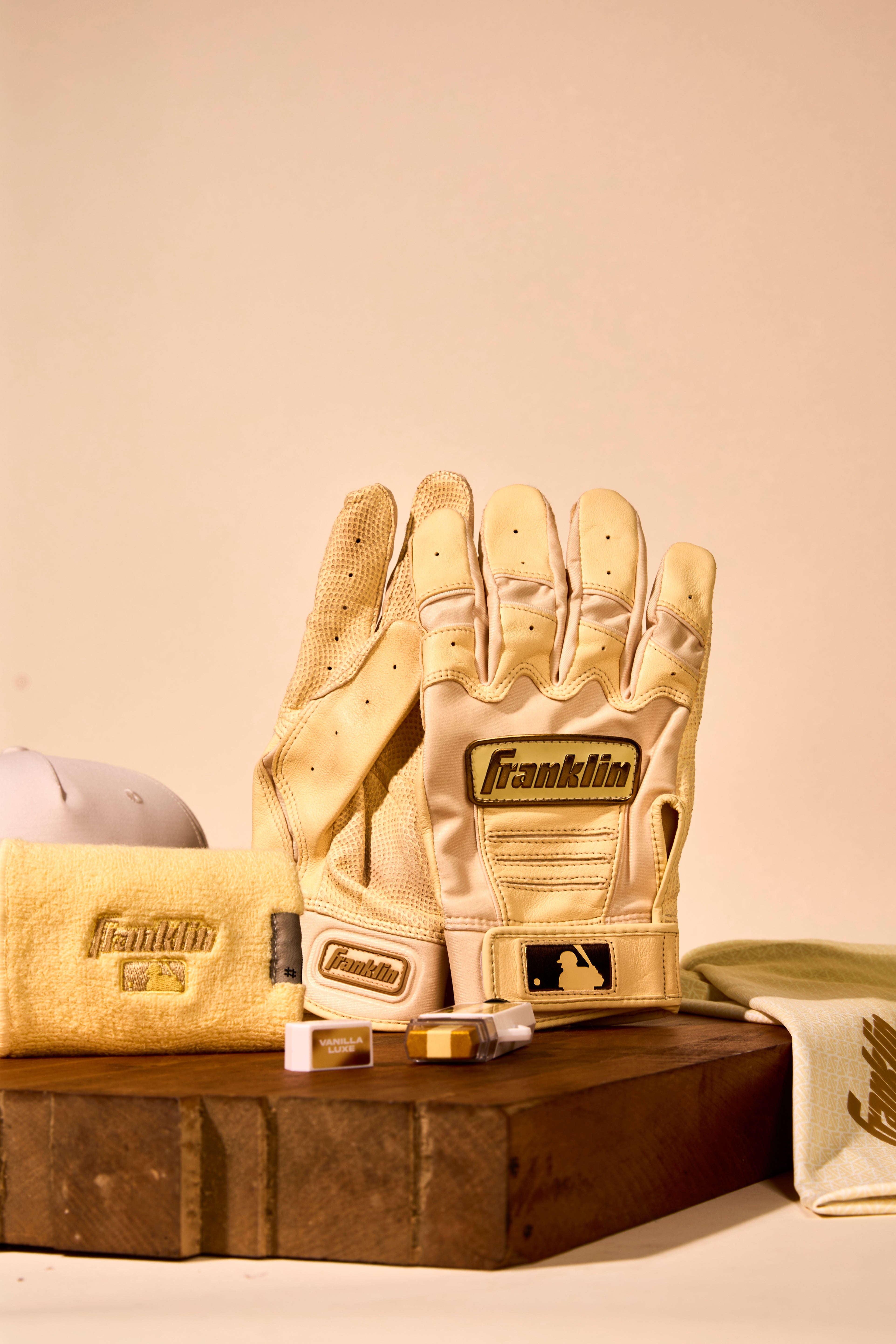 FRANKLIN CFX PRO LIMITED RELEASE ADULT VANILLA GOLD BATTING GLOVES