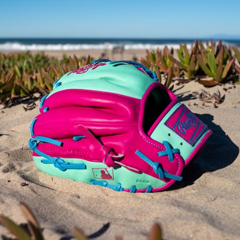 Rawlings Heart of the Hide Spring Break 11.5 Inch Infield Glove: PROR204-32M