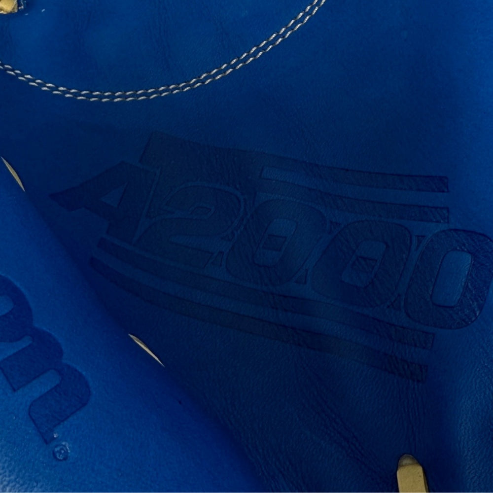 Wilson Custom A2000 Royal CM33 Catcher's Mitt