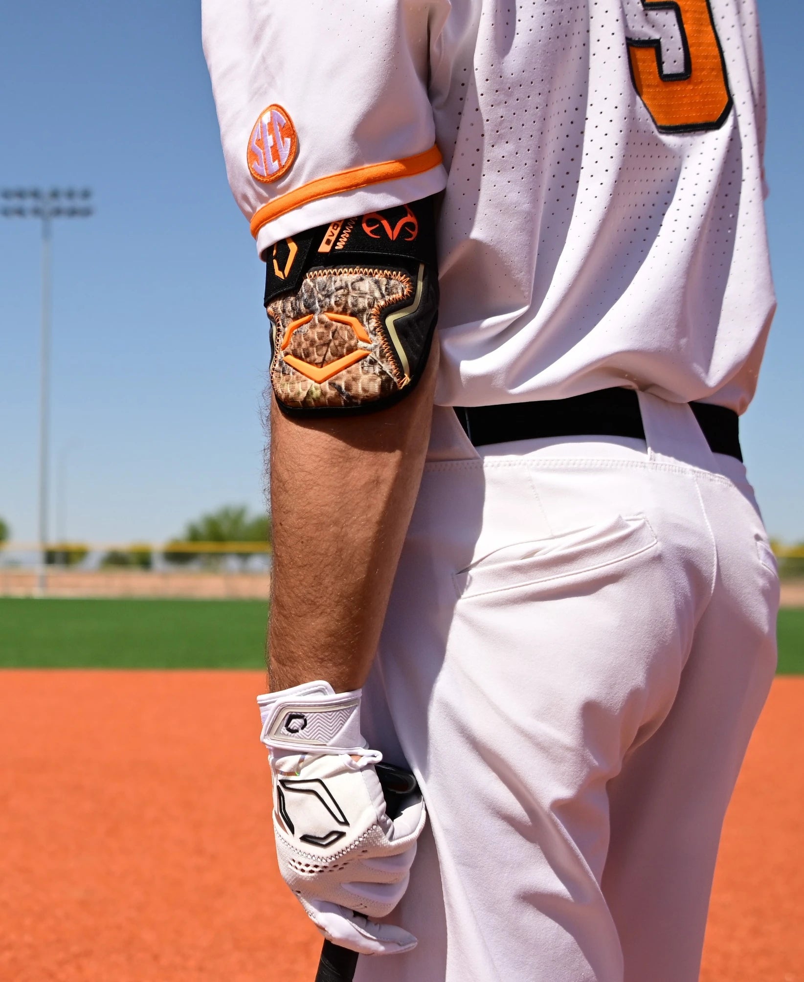 X-SRZ REALTREE EDGE® CAMO BATTER’S ELBOW GUARD