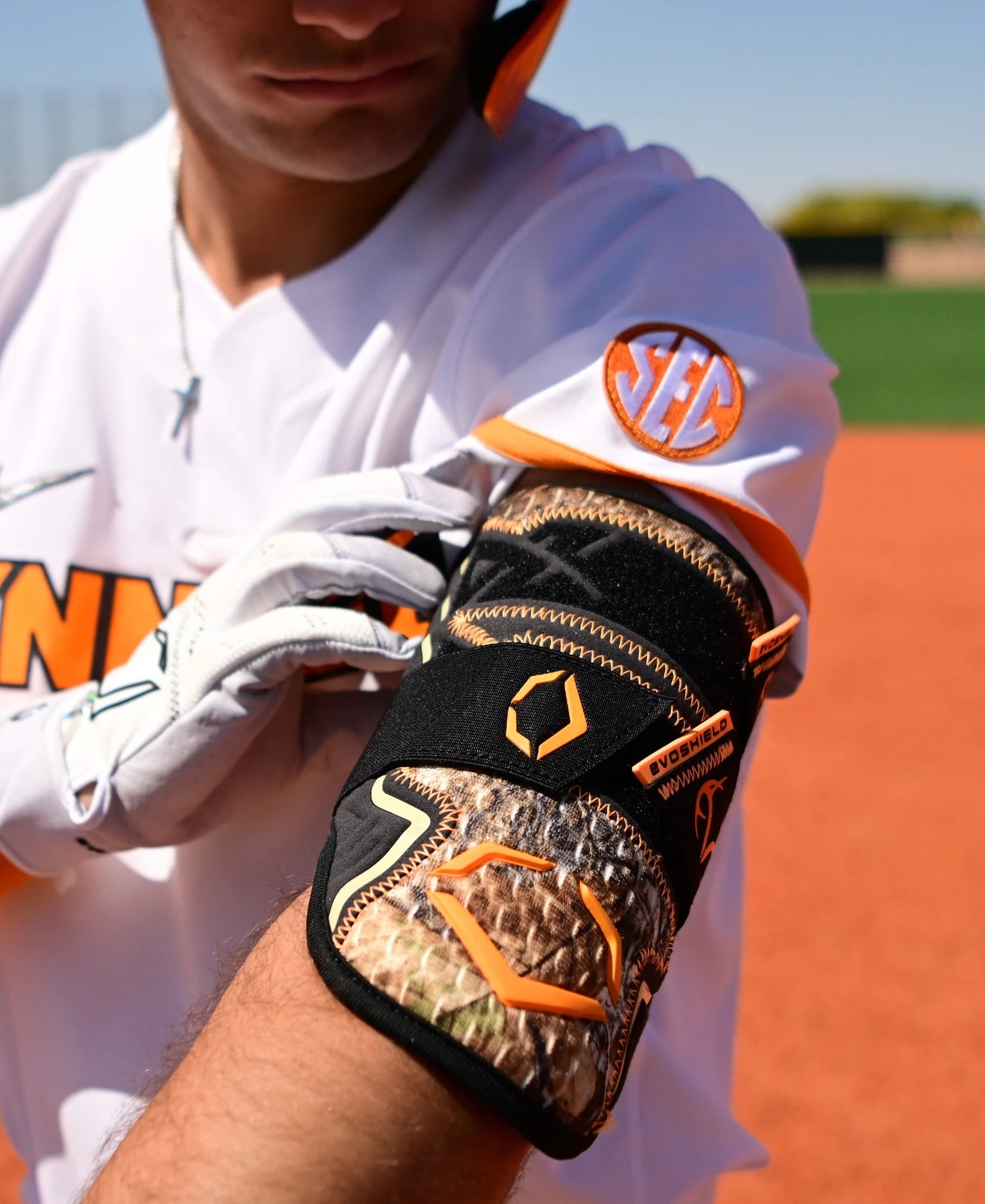 X-SRZ REALTREE EDGE® CAMO BATTER’S DOUBLE STRAP ELBOW GUARD