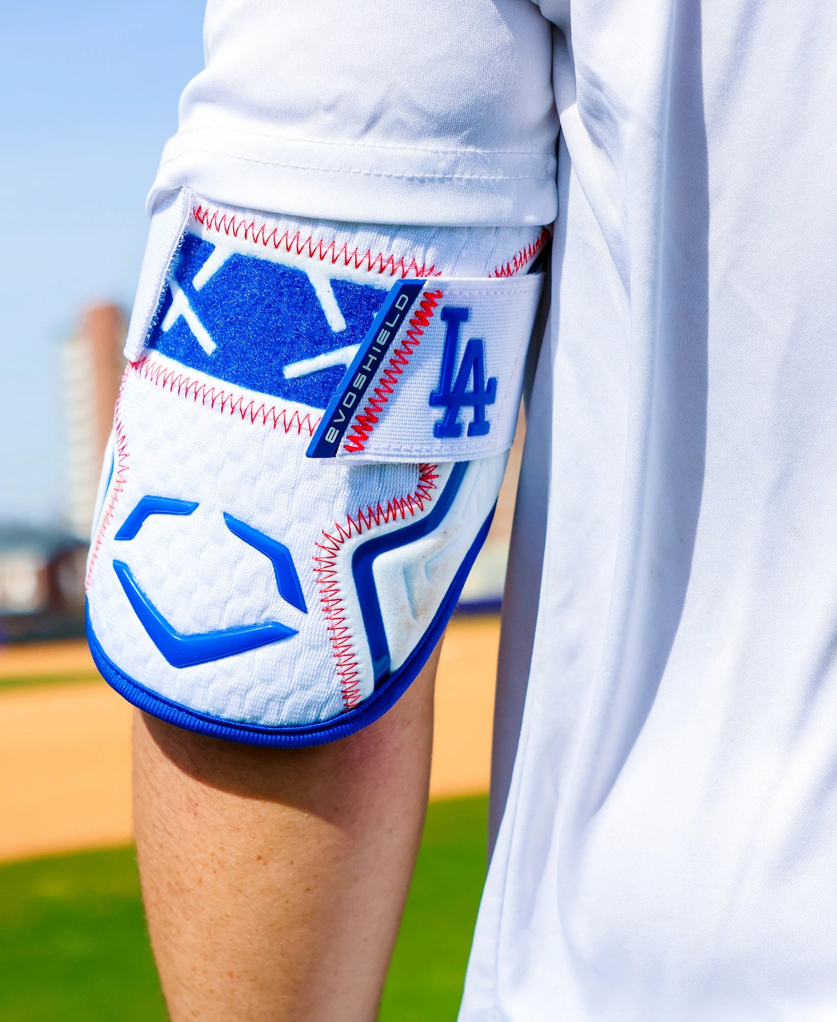 EvoShield PRO-SRZ 2.0 ON FIELD COLLECTION BATTER'S ELBOW GUARD: DODGERS