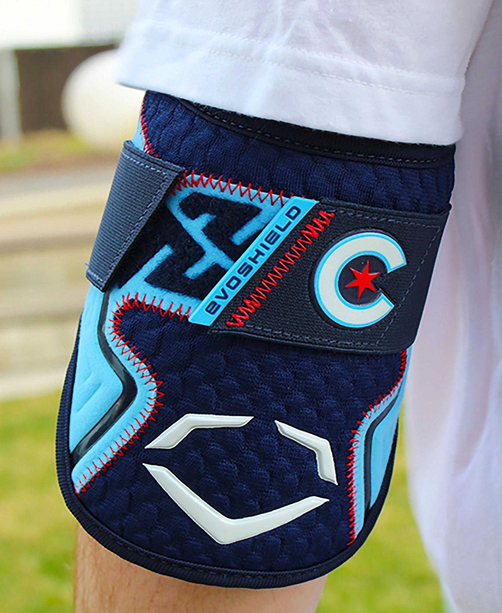 EvoShield PRO-SRZ 2.0 ON FIELD COLLECTION BATTER'S ELBOW GUARD: CUBS