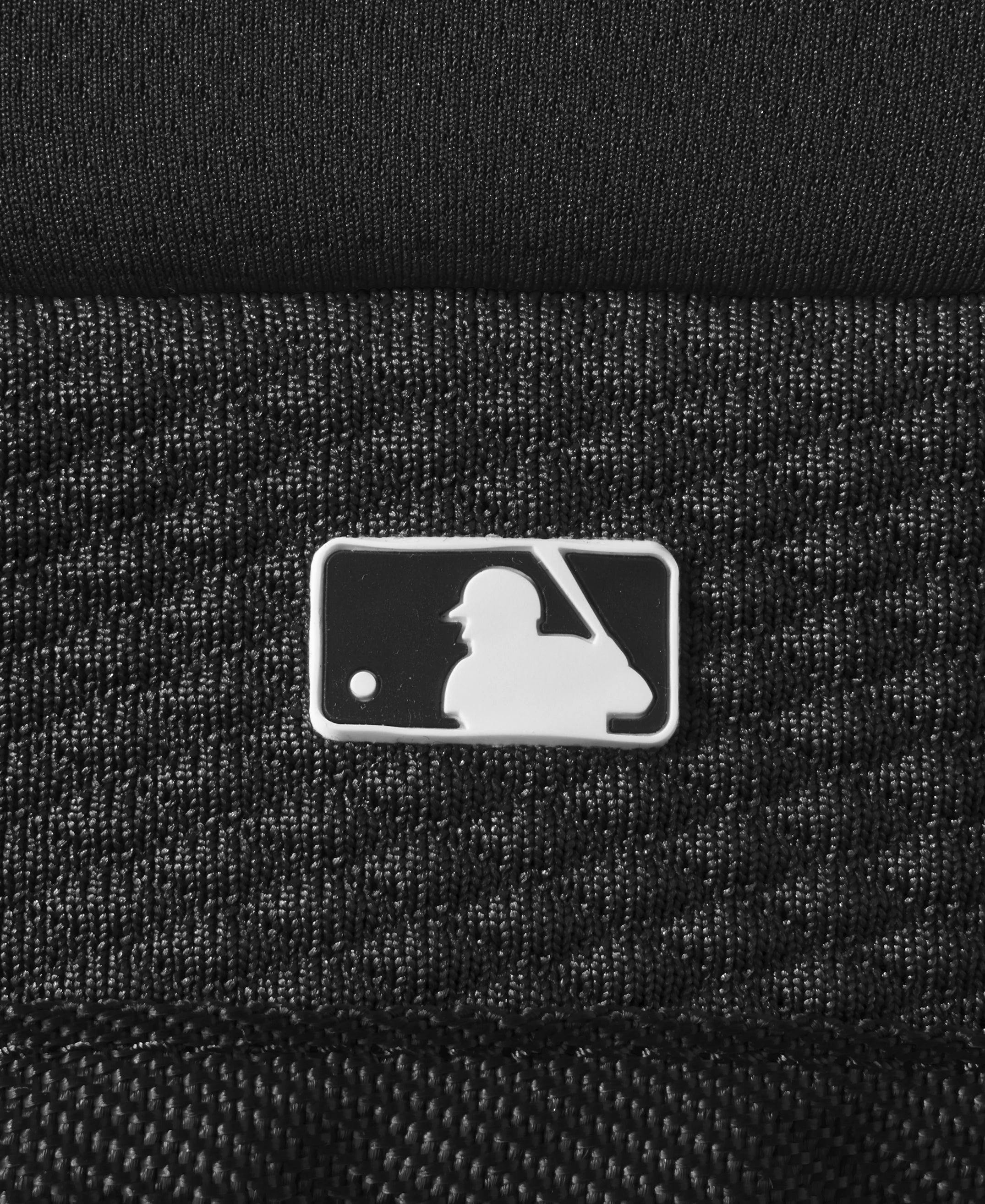 Pro-SRZ™ 2.0 Baseball Catcher’s Intermediate Black Chest Protector: WB5762601INT