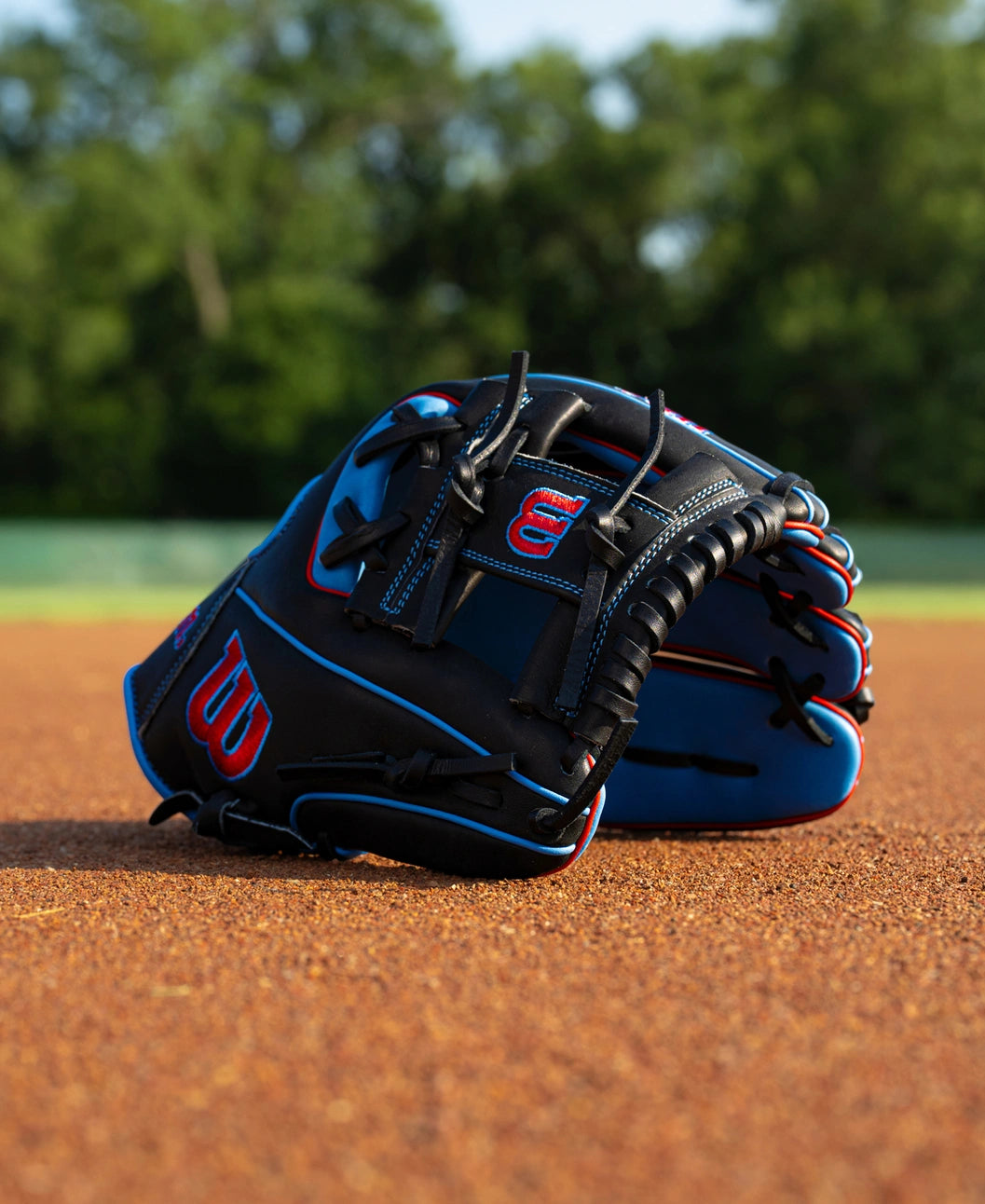 2027 Wilson A1000® DP15 11.5” Infield Baseball Glove: WBG02402RTDP15