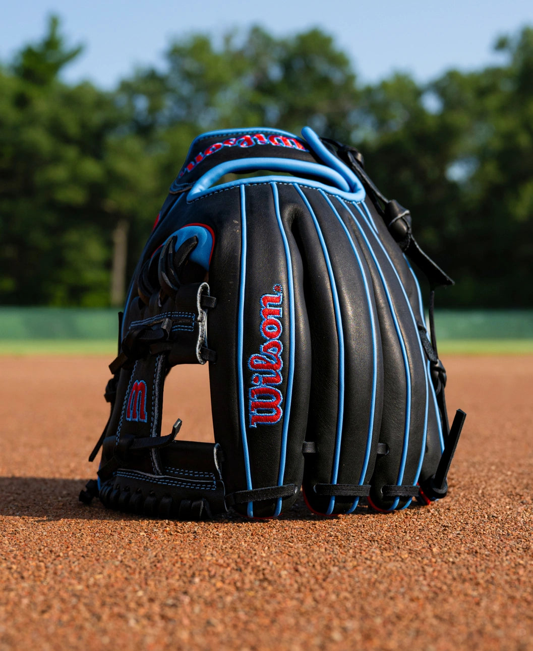 2027 Wilson A1000® DP15 11.5” Infield Baseball Glove: WBG02402RTDP15