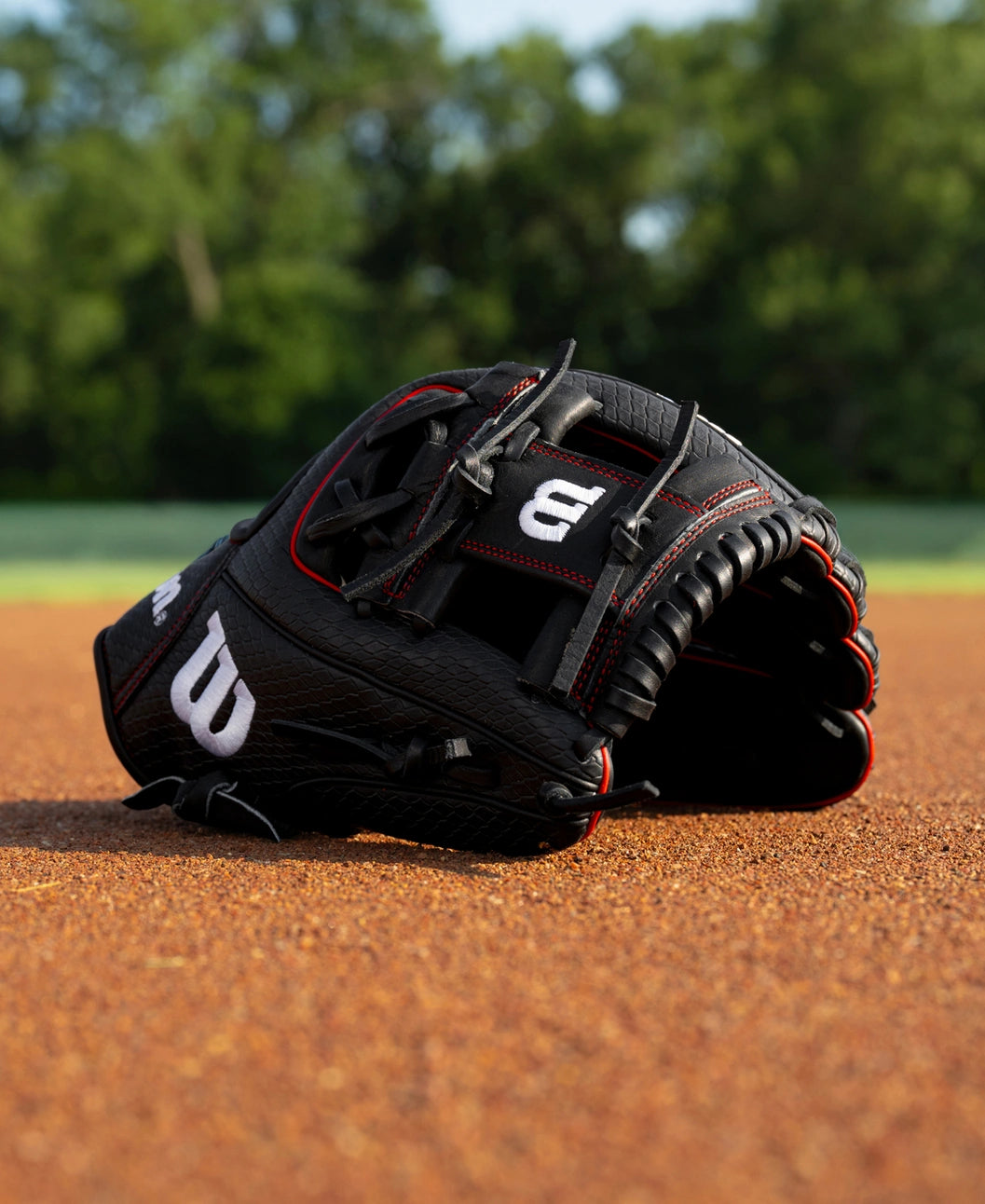 2027 Wilson A1000® 1975SS 11.75” Infield Baseball Glove: WBG02601RT1975