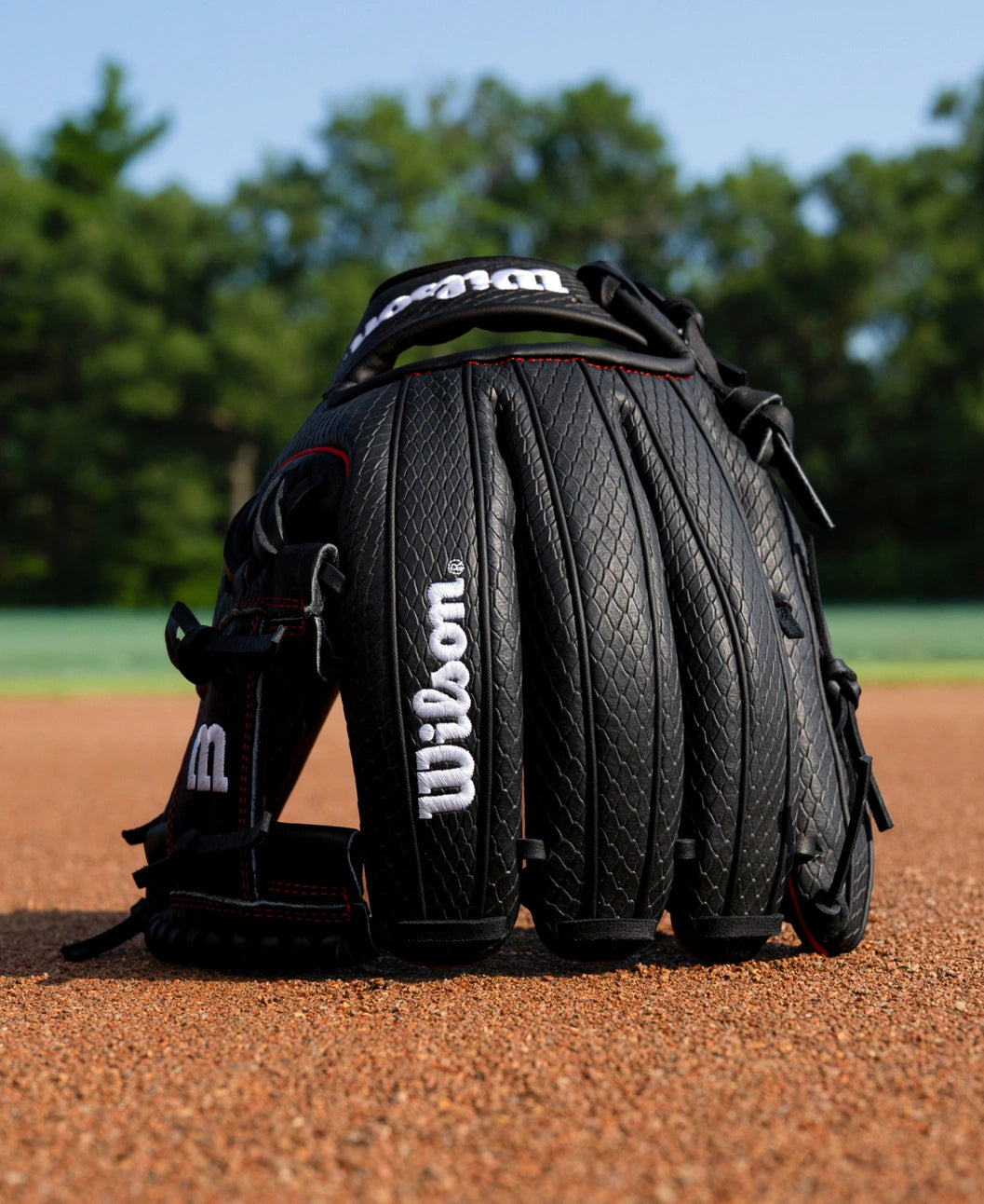2027 Wilson A1000® 1975SS 11.75” Infield Baseball Glove: WBG02601RT1975