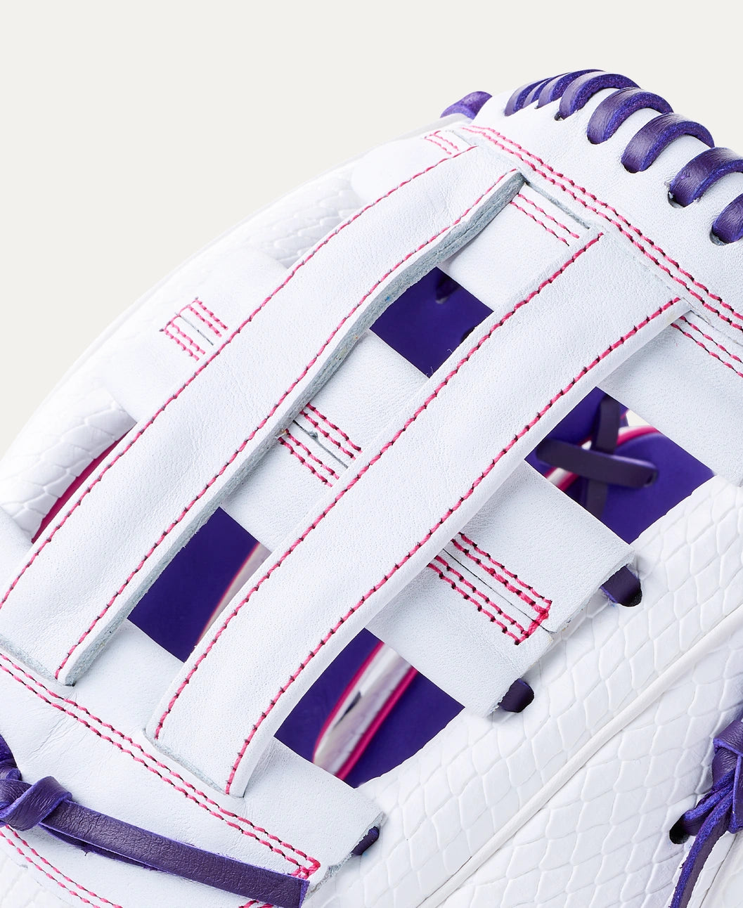 2027 Wilson A1000® FP1712SS 12” Fastpitch Softball Utility Glove: WBG03302RT12