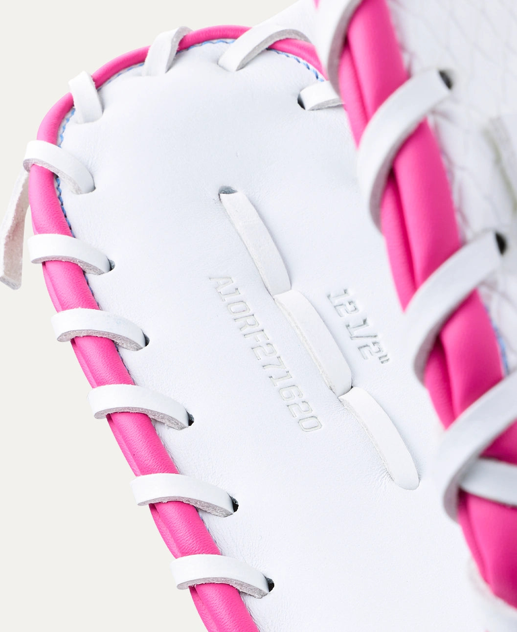 2027 Wilson A1000® FP1620SS 12.5” Fastpitch Softball First Base Mitt: WBG03701RT1620