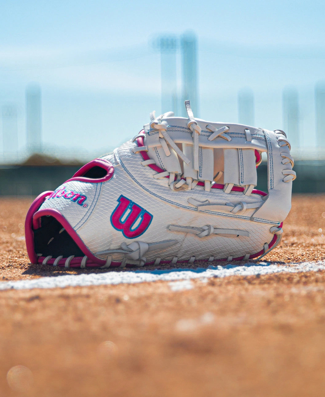 2027 Wilson A1000® FP1620SS 12.5” Fastpitch Softball First Base Mitt: WBG03701RT1620