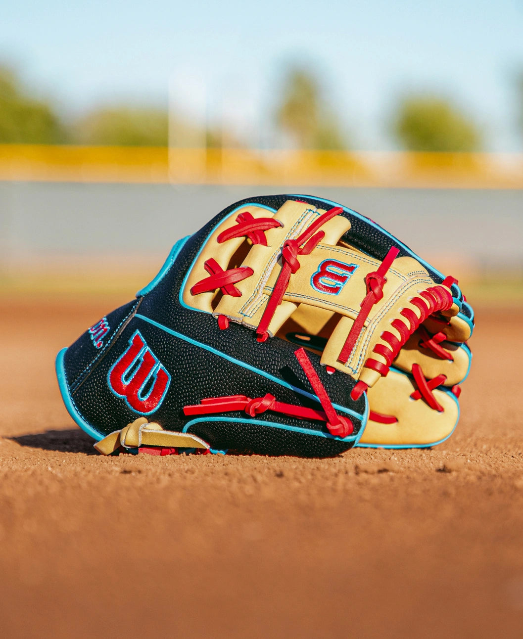 Wilson 2027 A2000® DP15SS 11.5” Infield Baseball Glove: WBG05501RT115
