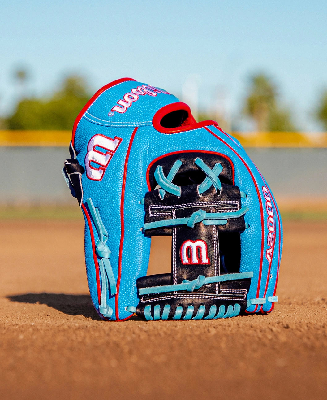 Wilson 2027 A2000® 1786SS 11.5” Infield Baseball Glove: WBG05601RT115