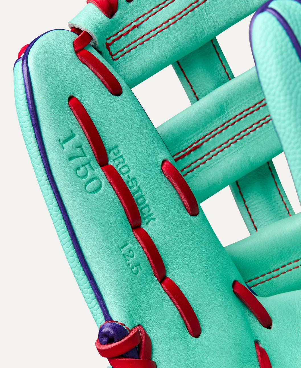 Wilson Fall 2025 A2000 1750SS 12.5” Outfield Baseball Glove: WBW103455125