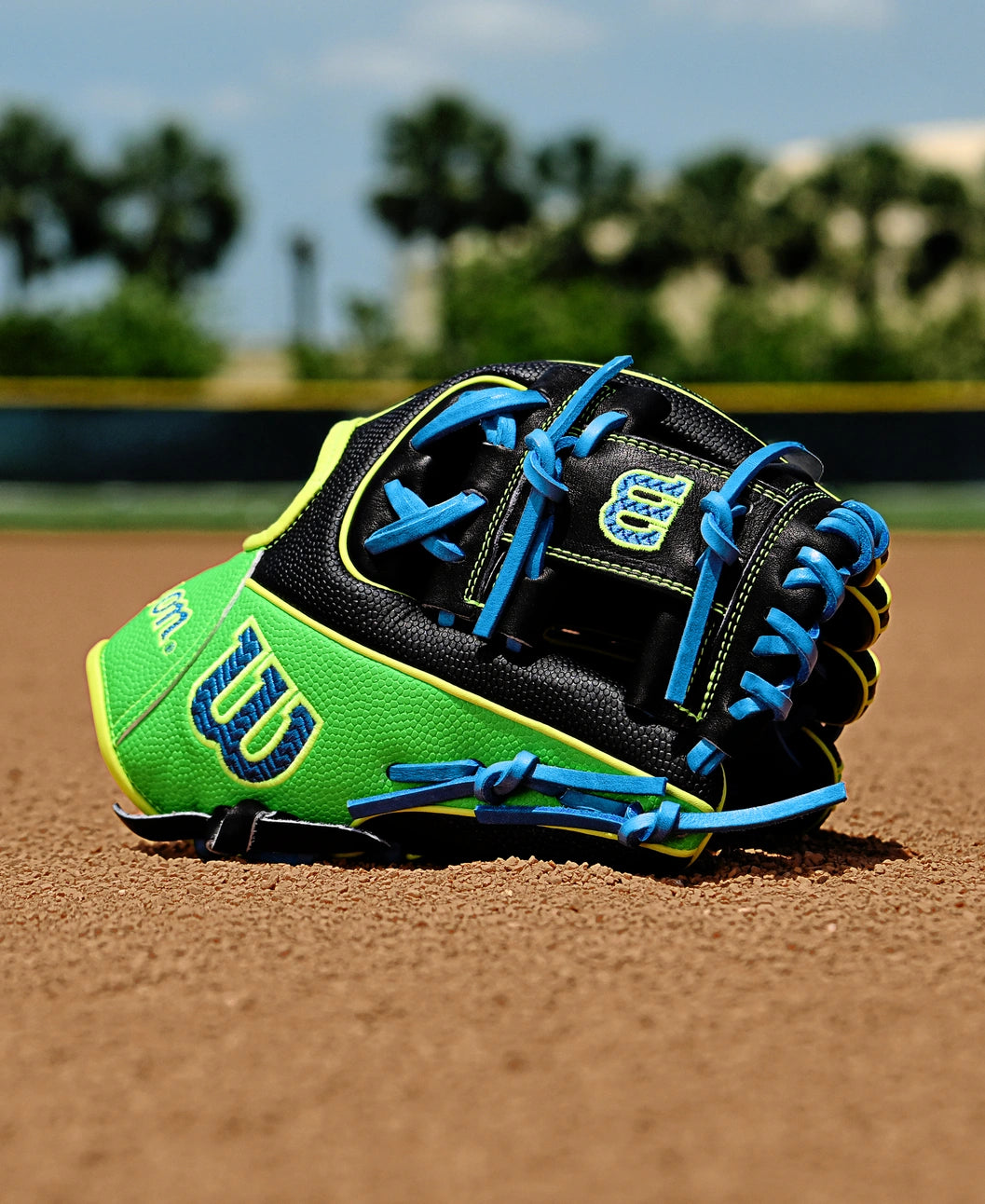 Wilson Fall 2025 A2000® PF88SS 11.25” Infield Baseball Glove: WBW1034621125