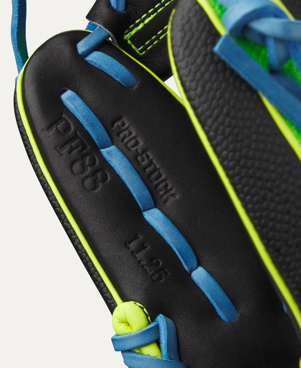 Wilson Fall 2025 A2000® PF88SS 11.25” Infield Baseball Glove: WBW1034621125