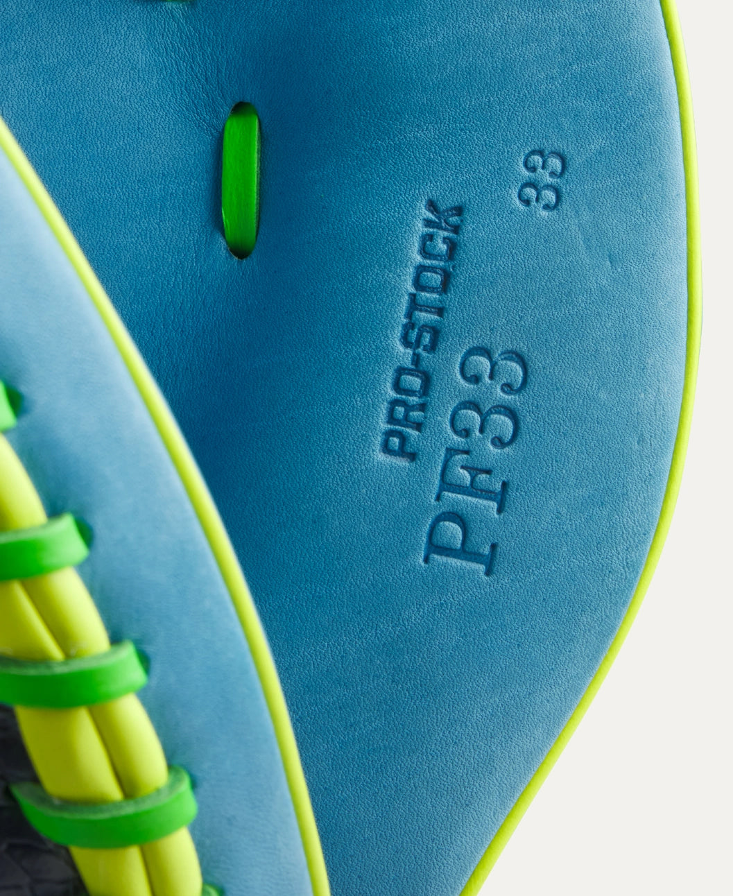 Wilson Fall 2025 A2000® PF33SS 33” Baseball Catcher’s Mitt: WBW10346533