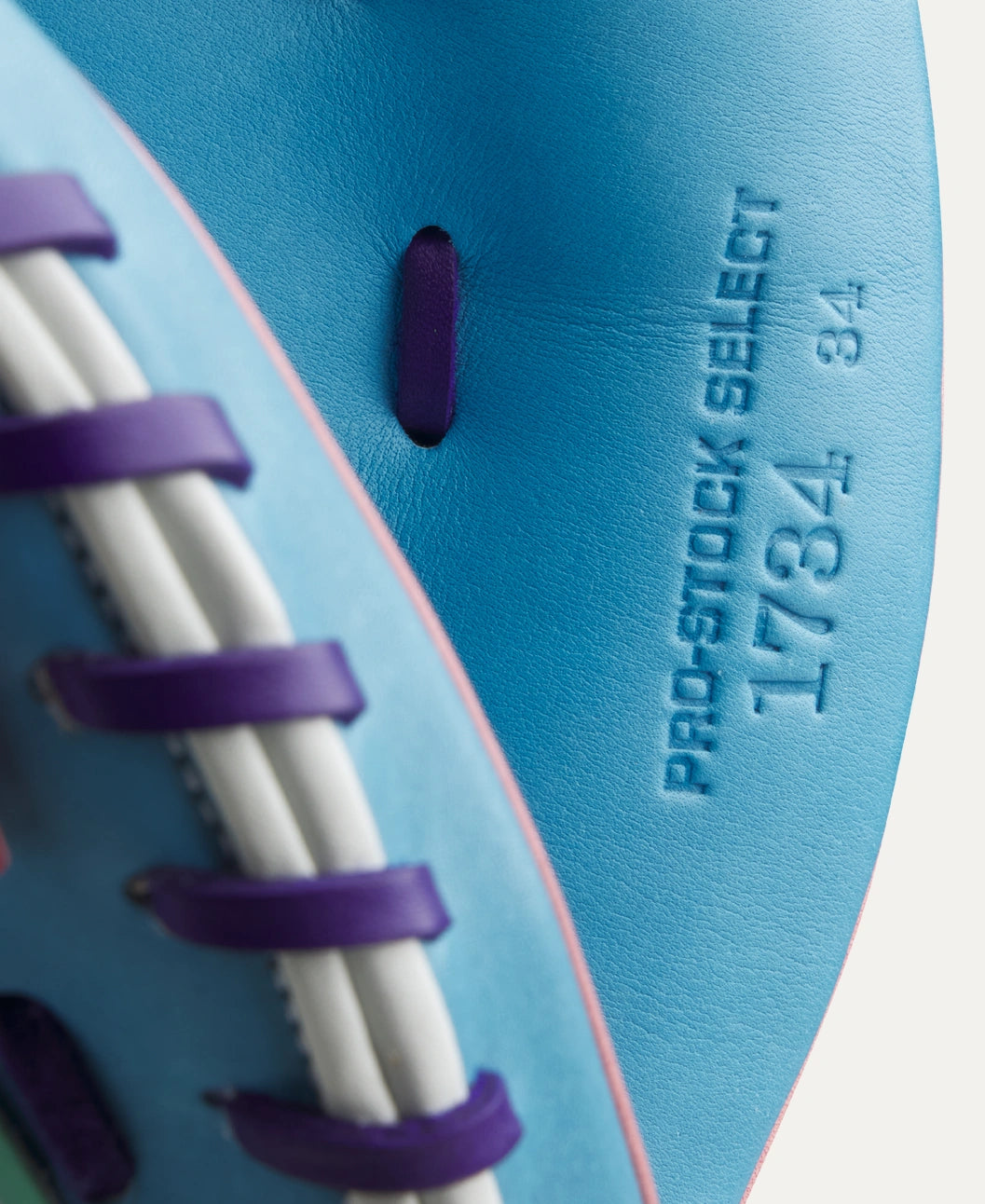 Wilson Fall 2025 A2K® 1734 34” Baseball Catcher’s Mitt: WBW10347634