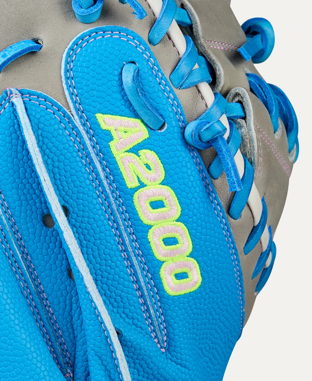 Wilson Fall 2025 A2000® FPCM23 34” Fastpitch Catcher’s Mitt: WBW10349134