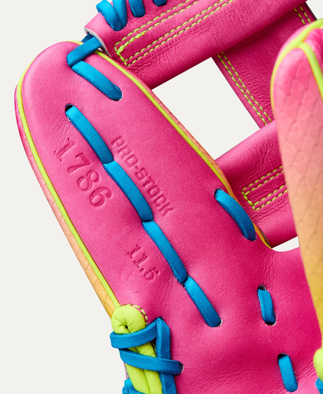 Wilson Fall 2025 A2000® 1786SS 11.5” Infield Baseball Glove: WBW103492115