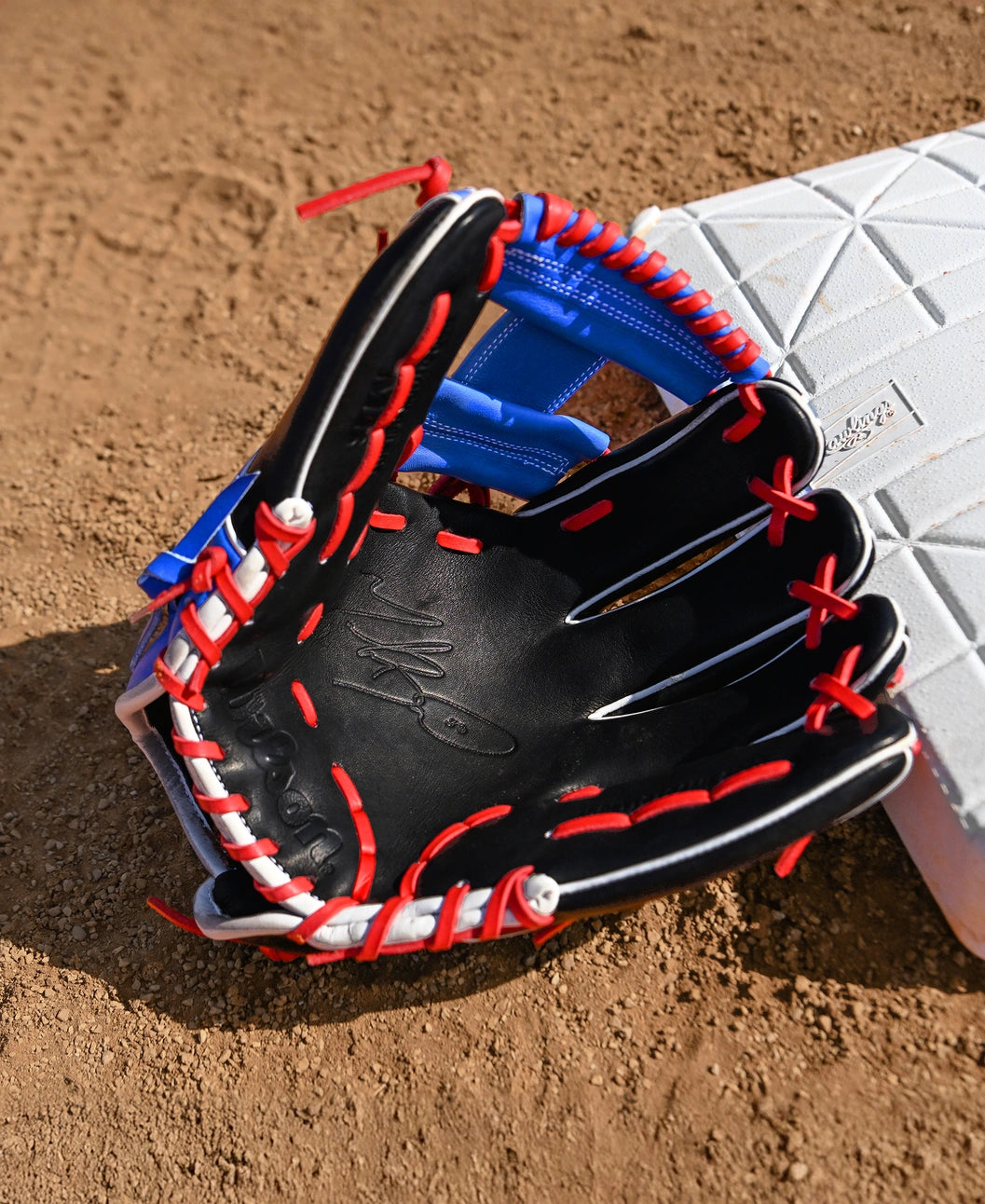 Wilson Fall 2025 Mookie Betts A2K® MB1175 11.75” Infield Baseball Glove: WBW1035001175