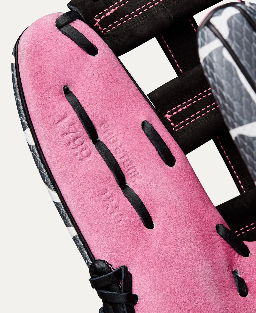 Wilson 2025 Colton Cowser Cow A2000 1799SS 12.75” Outfield Baseball Glove: WBW1035911275