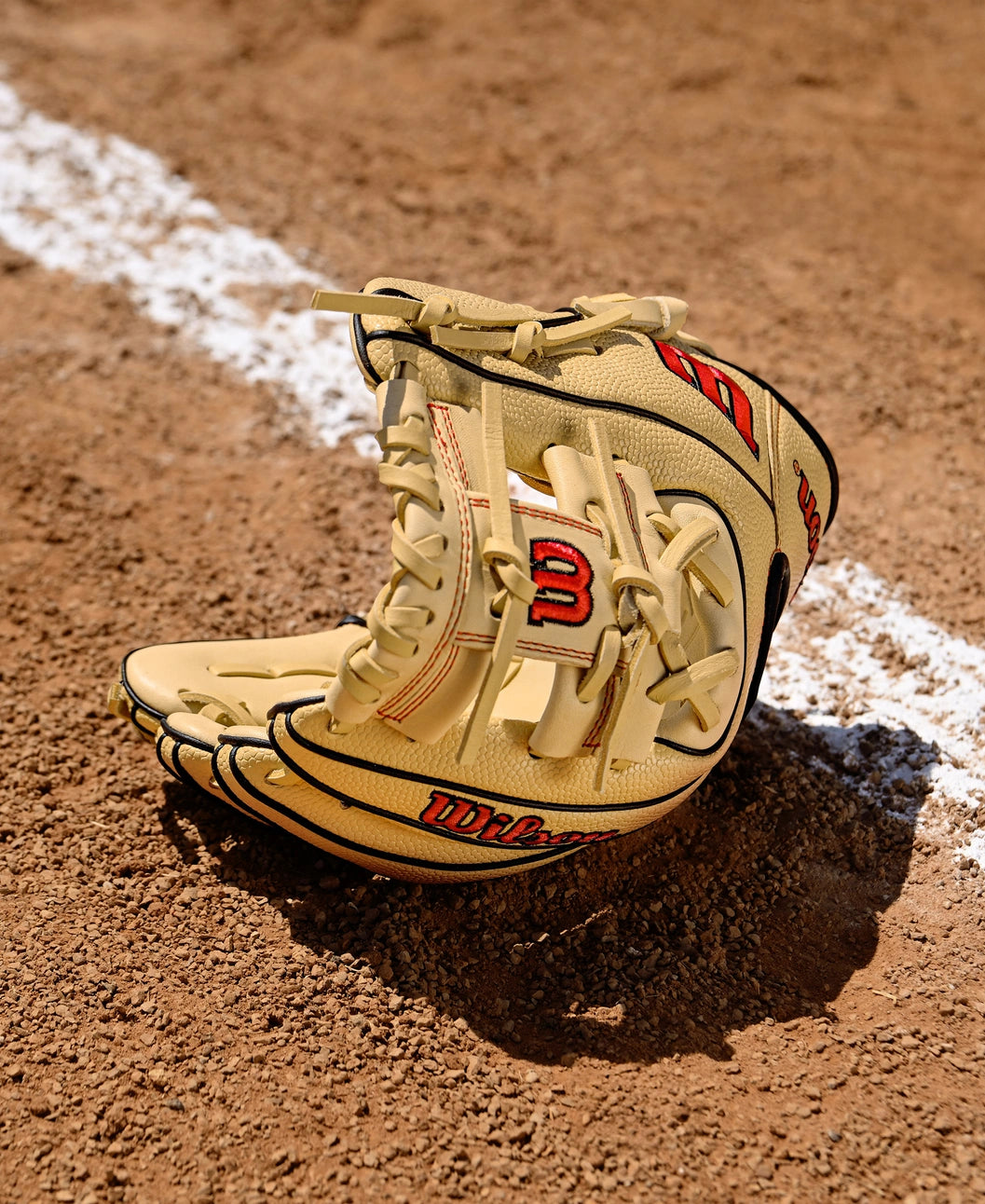 Wilson 2026 A1000® PF11 11” Infield Baseball Glove: WBW10395511