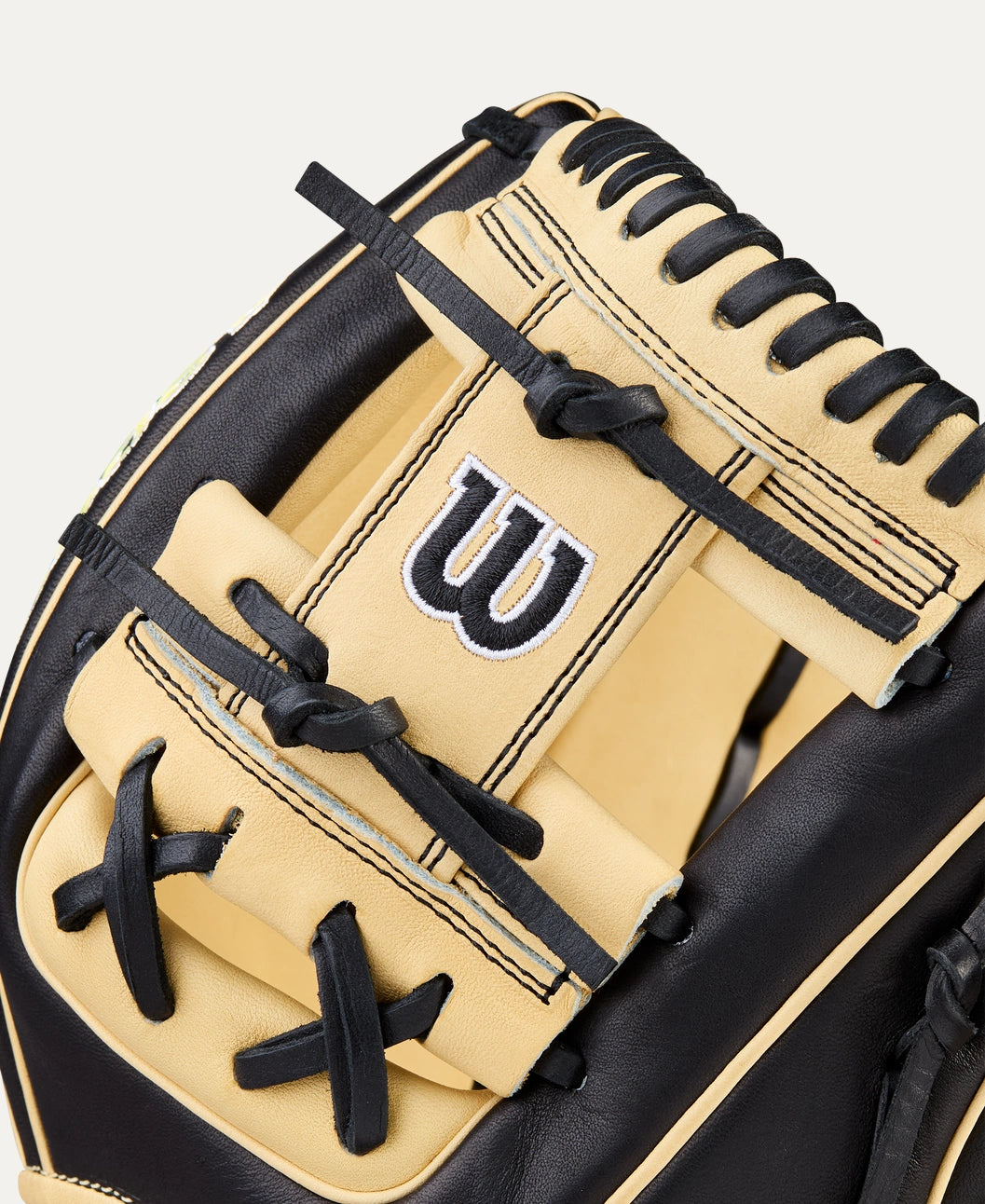 Wilson 2026 A2000® Classics Series 1786 11.5” Infield Baseball Glove: WBW104108115