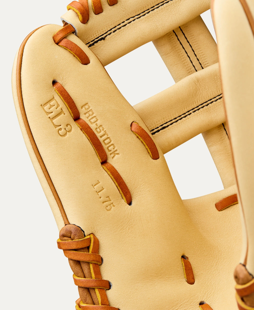 Wilson 2026 A2000® Classics Series EL3 11.75” Infield Glove: WBW1041141175