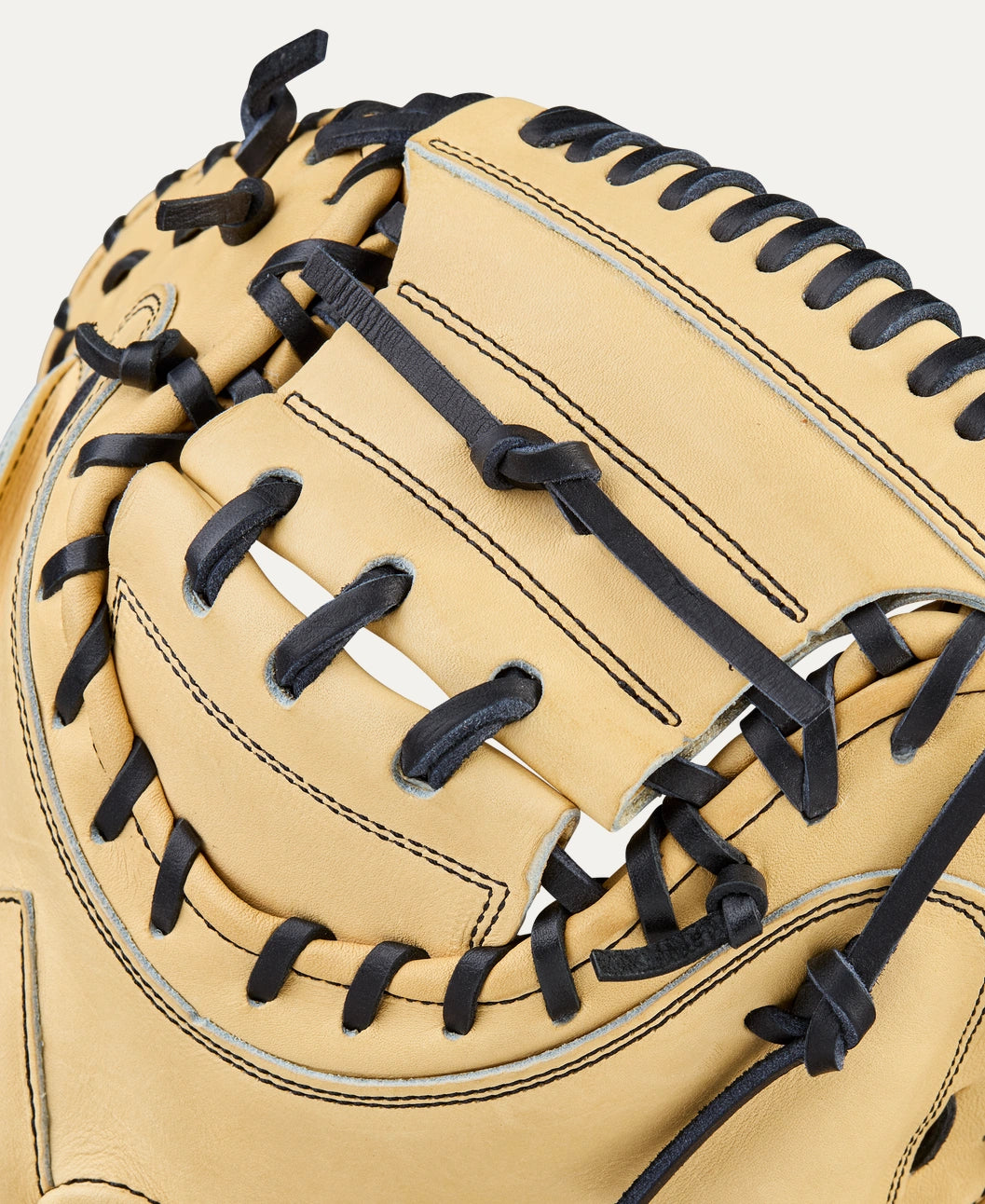 Wilson 2026 A2000® Classics Series 1734 34” Catcher’s Mitt: WBW10412934