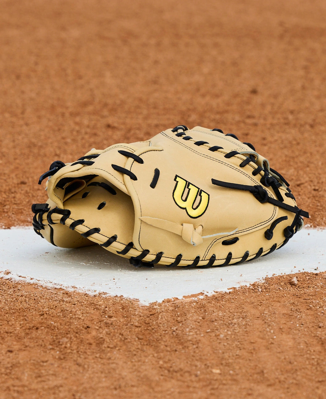 Wilson 2026 A2000® Classics Series 1734 34” Catcher’s Mitt: WBW10412934