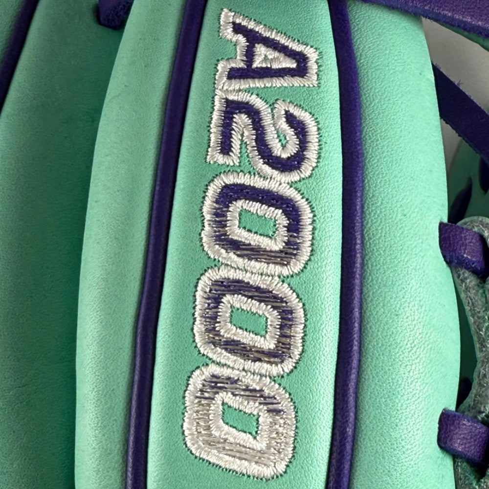 Wilson Custom A2000 1786 Seafoam 11.5" Infield Glove