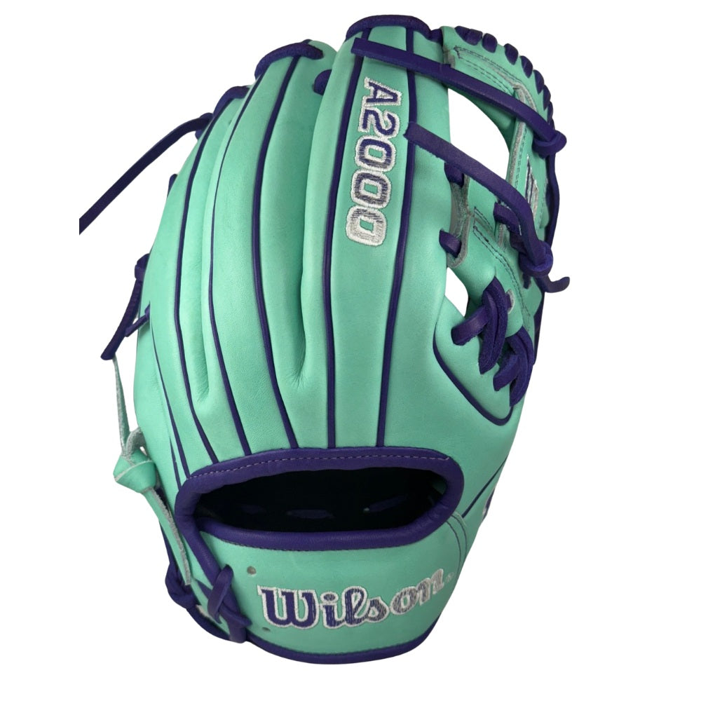 Wilson Custom A2000 1786 Seafoam 11.5" Infield Glove
