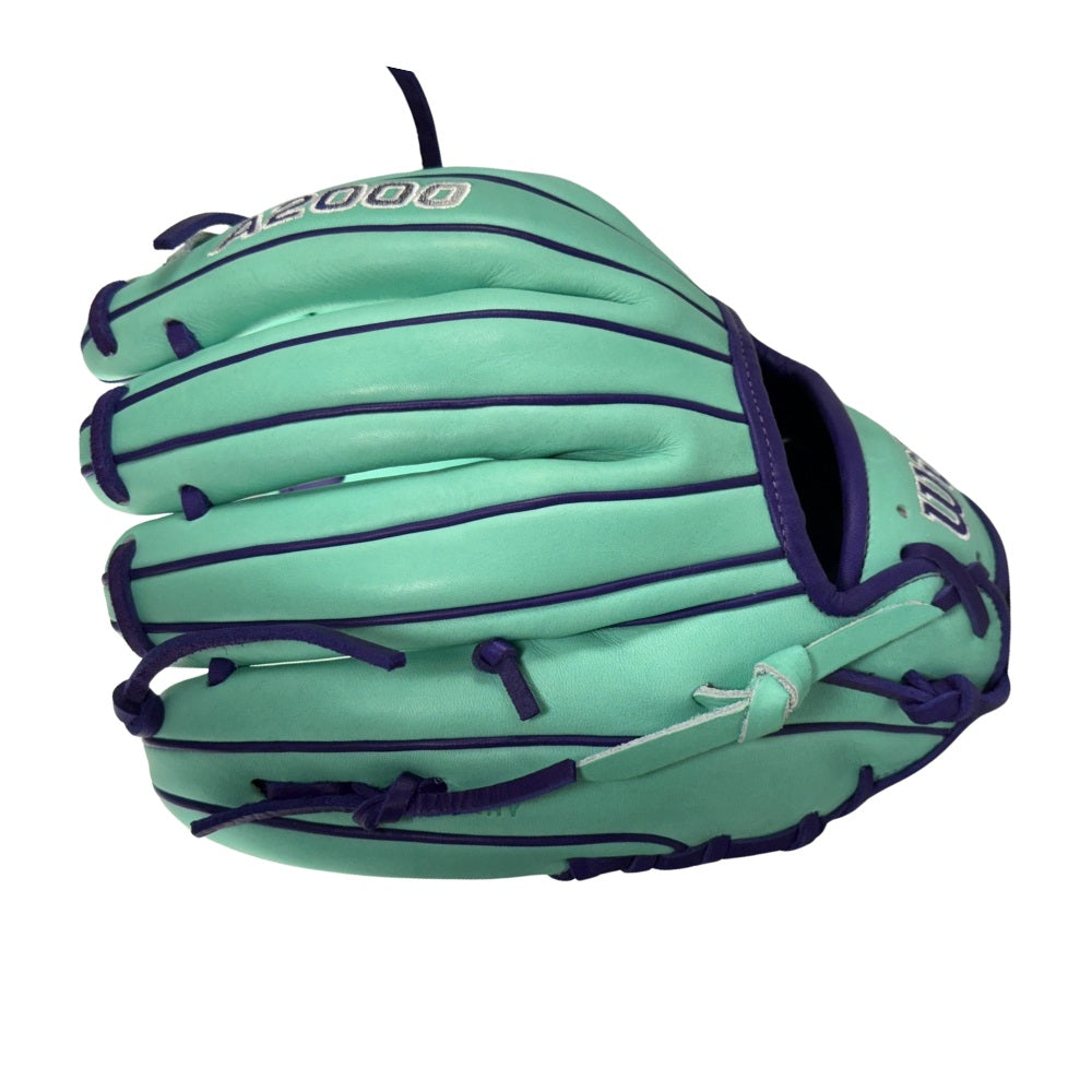 Wilson Custom A2000 1786 Seafoam 11.5" Infield Glove