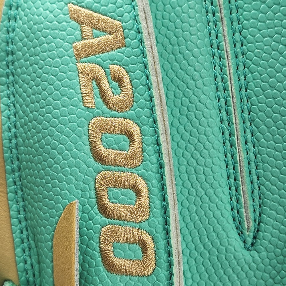 Wilson Custom Seafoam and Blonde A2000 M1D 33.5” Baseball Catchers Mitt