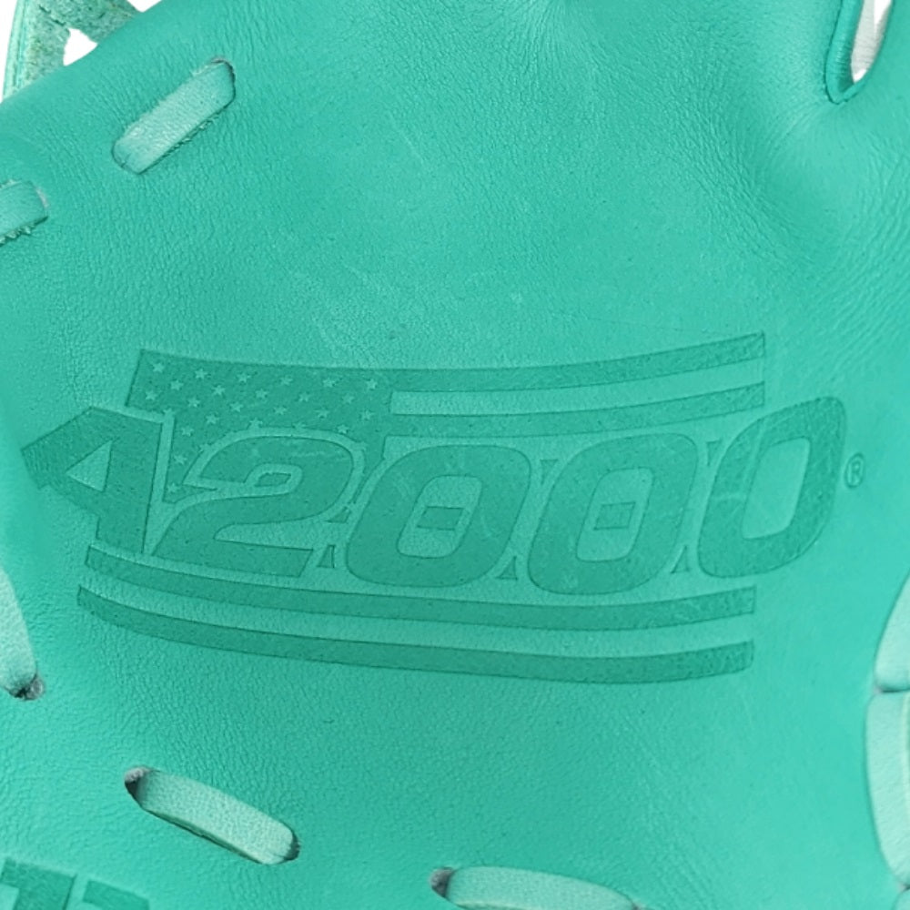 Wilson Custom A2000 1786 11.5" Infield Glove: White and Teal