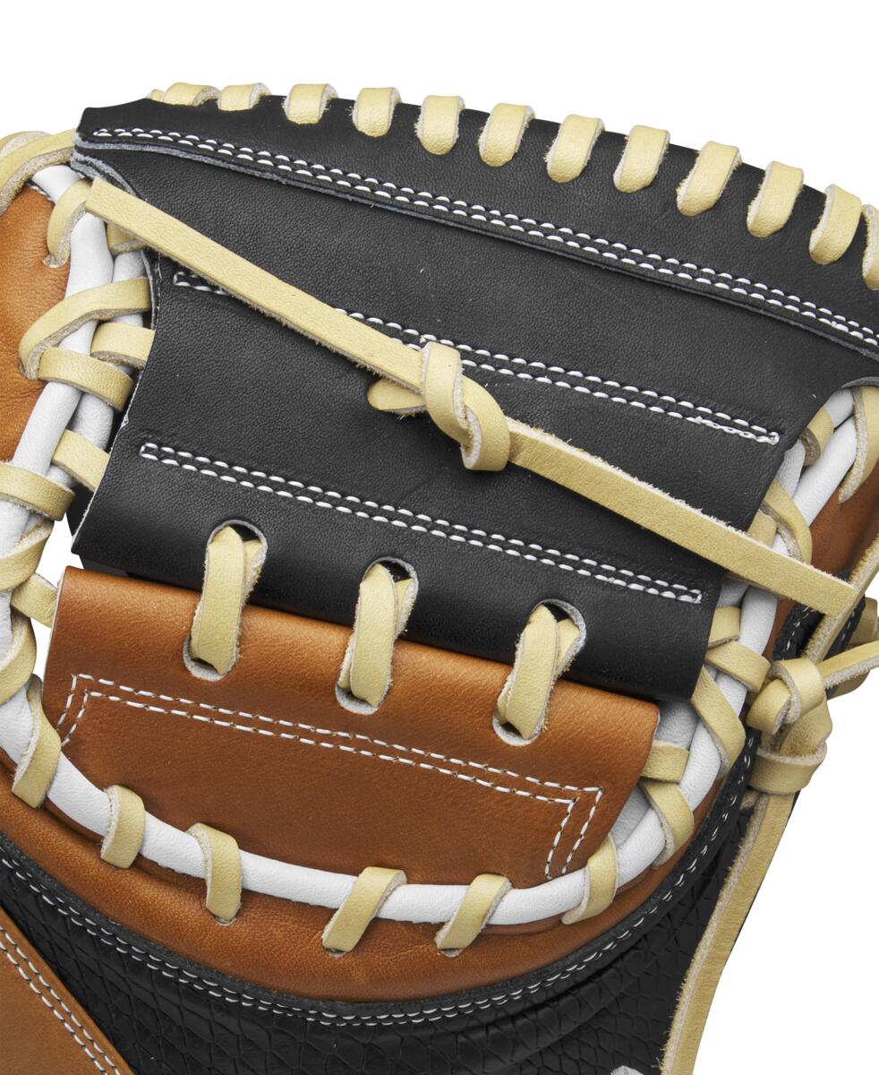 Wilson A2000 M23 Catchers Mitt - WBW101396335