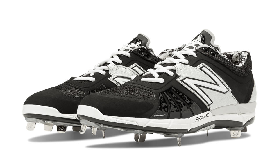 New Balance - Black/Silver Low 3000v2 Baseball Spikes (L3000BK2)