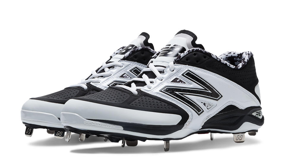 New Balance - White/Black Low Baseball Spikes (L4040WT2)