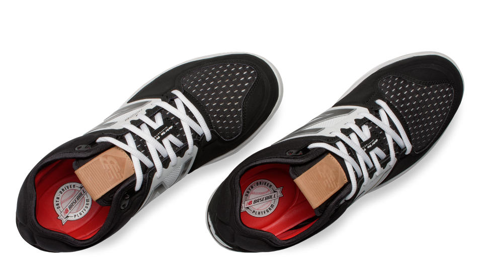 New Balance - Black/White Low-Cut 3000v3 Metal Spikes (L3000BK3)