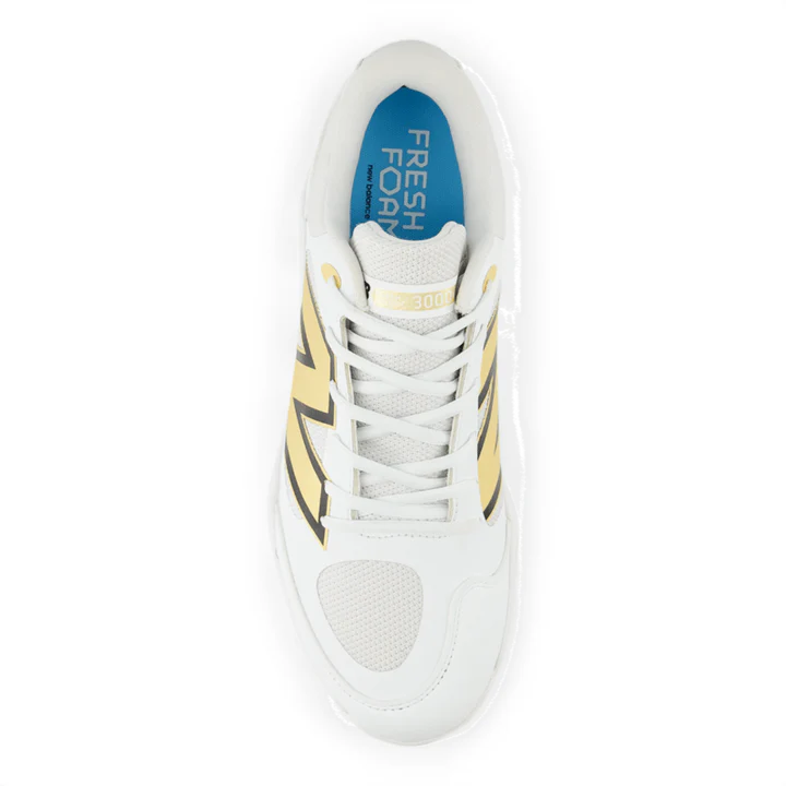 New Balance Fresh Foam 3000 X V7: L3000GS7 White Gold Hero Metal Spike New Balance Fresh Foam 3000 X V7: L3000GS7 White Gold Hero Metal Spike