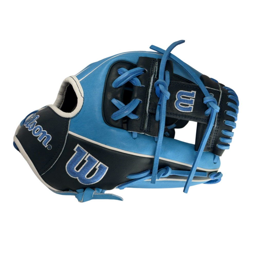 Wilson Custom A2000 1786 11.5" Infield Glove: Sky Blue and Navy