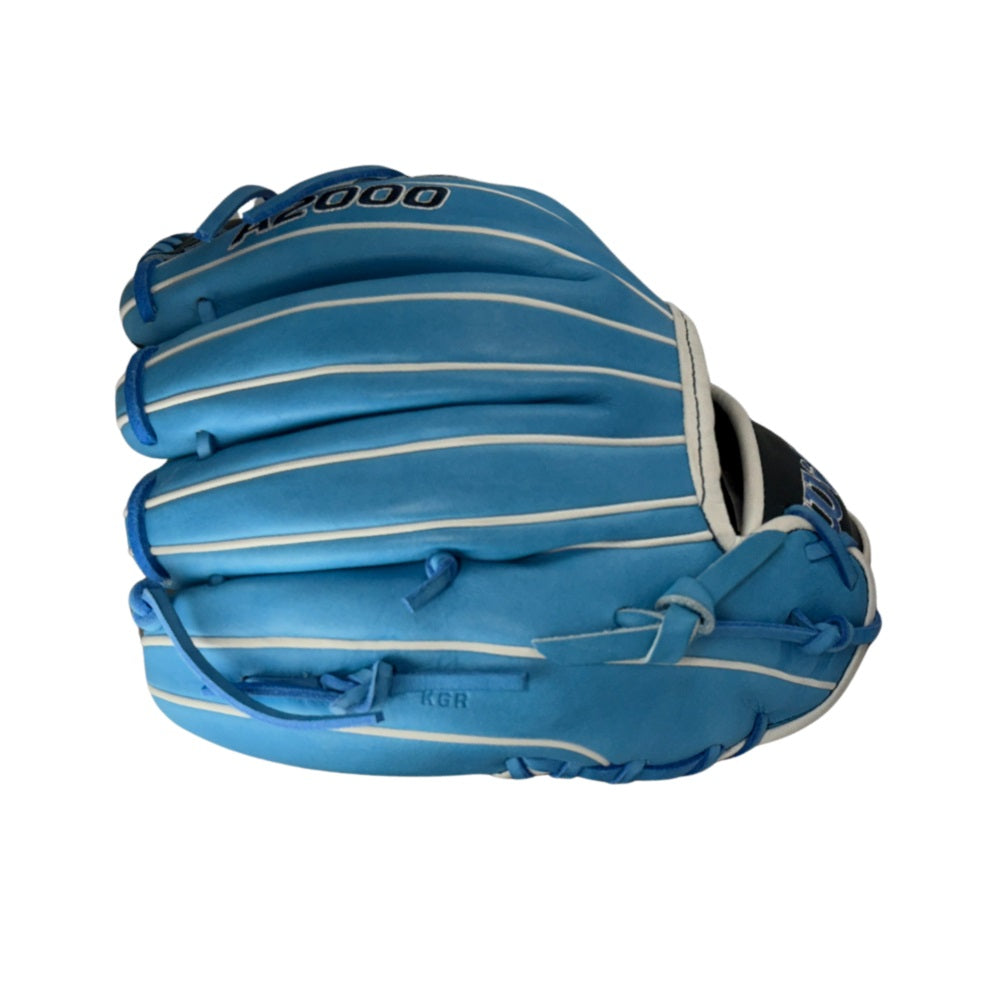 Wilson Custom A2000 1786 11.5" Infield Glove: Sky Blue and Navy