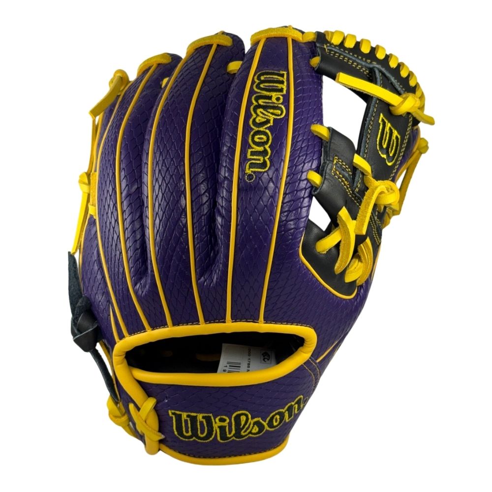 Wilson 2027 Custom A1000® 1786 11.5” Infield Baseball Glove: WBG26501RT115