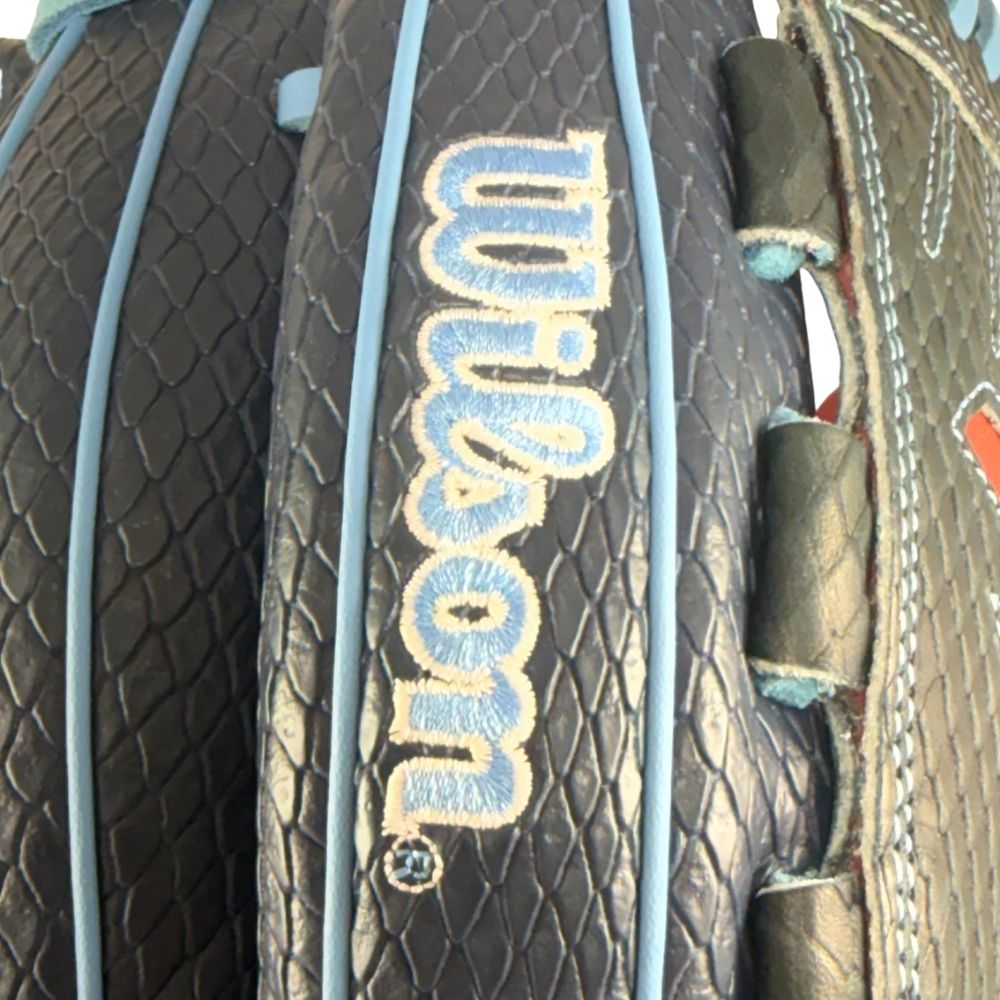 Wilson 2027 Custom A1000® B23 Geno 12” Pitcher's Baseball Glove: WBG26601RT12