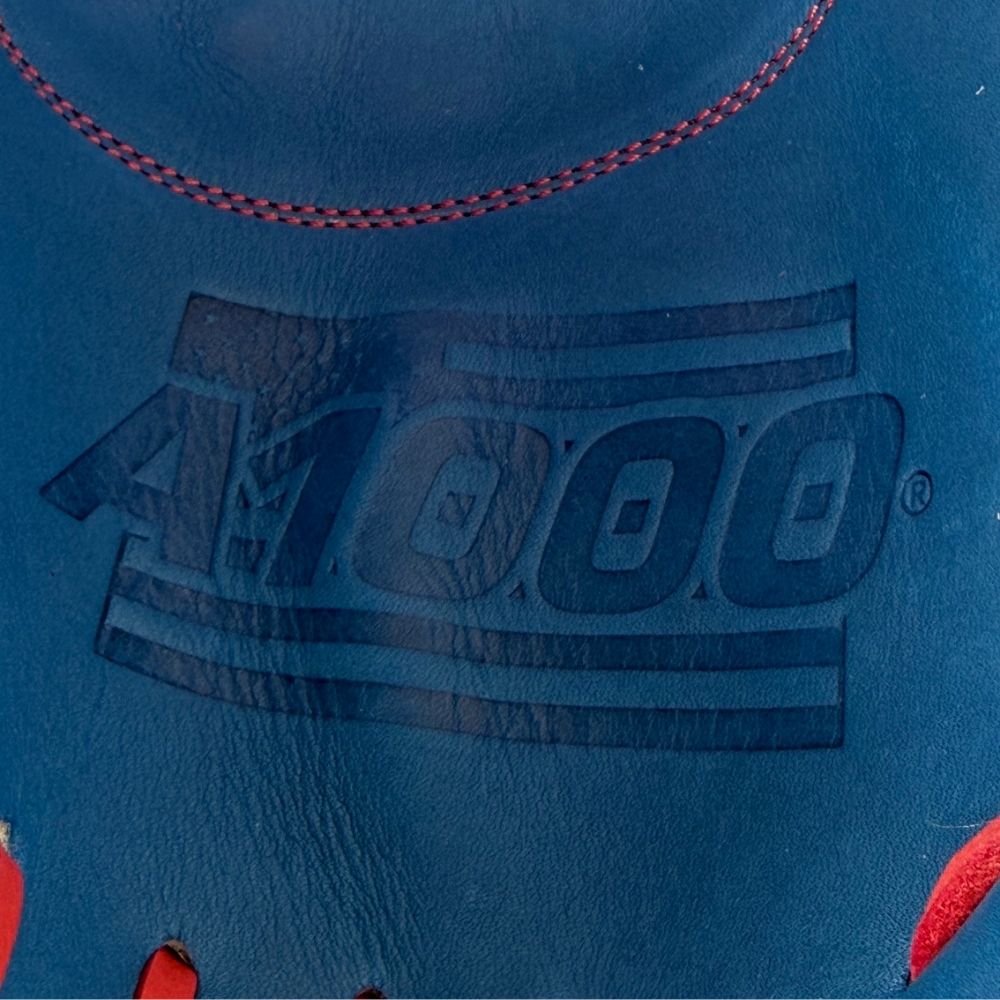 Wilson 2027 Custom A1000 FPCM33 Momentum Fastpitch Catchers Mitt: WBG25301RT33