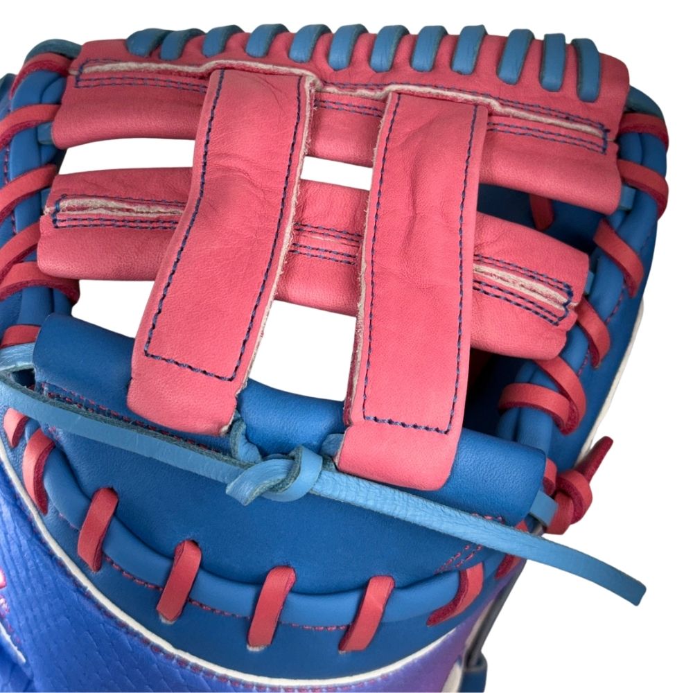 Wilson 2027 Custom A1000 FPCM33 Momentum Fastpitch Catchers Mitt: WBG25301RT33