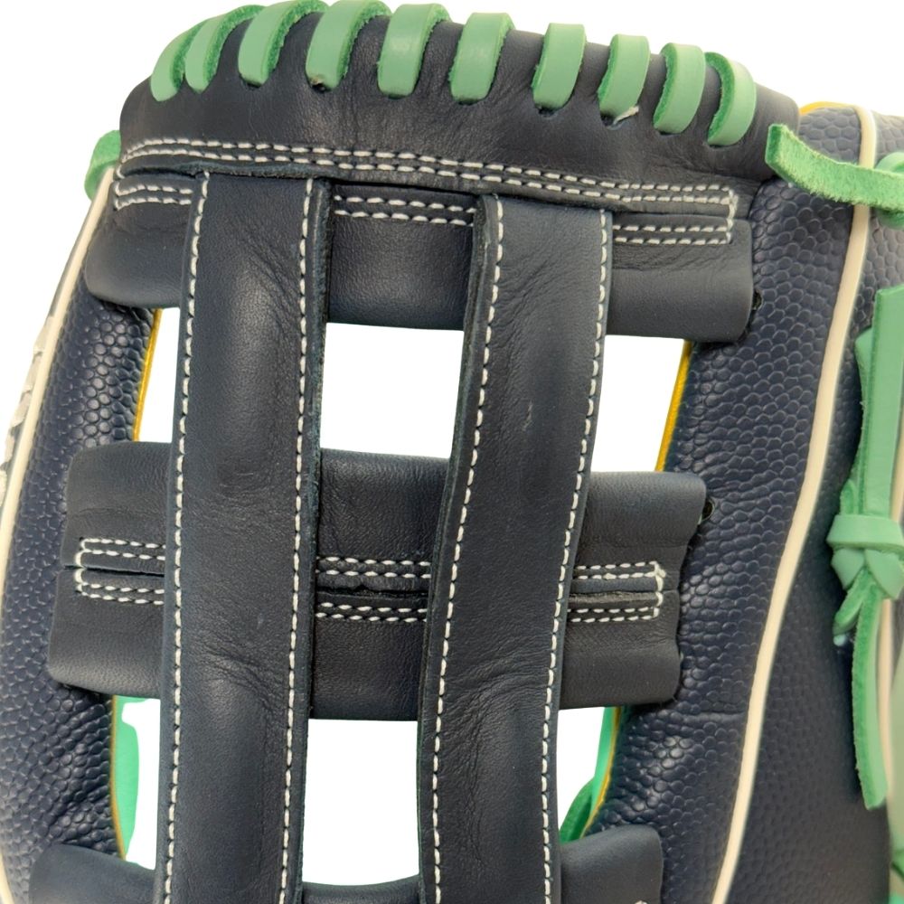 Wilson 2027 Custom A1000® DW5 Liberty 12” Infield Baseball Glove: WBG24901RT12