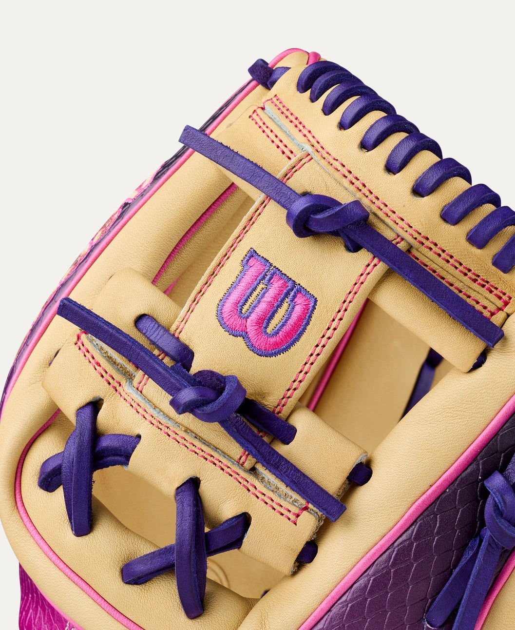 Wilson 2027 A2000® 1720SS 11.5” Infield Baseball Glove: WBG0009401RT115