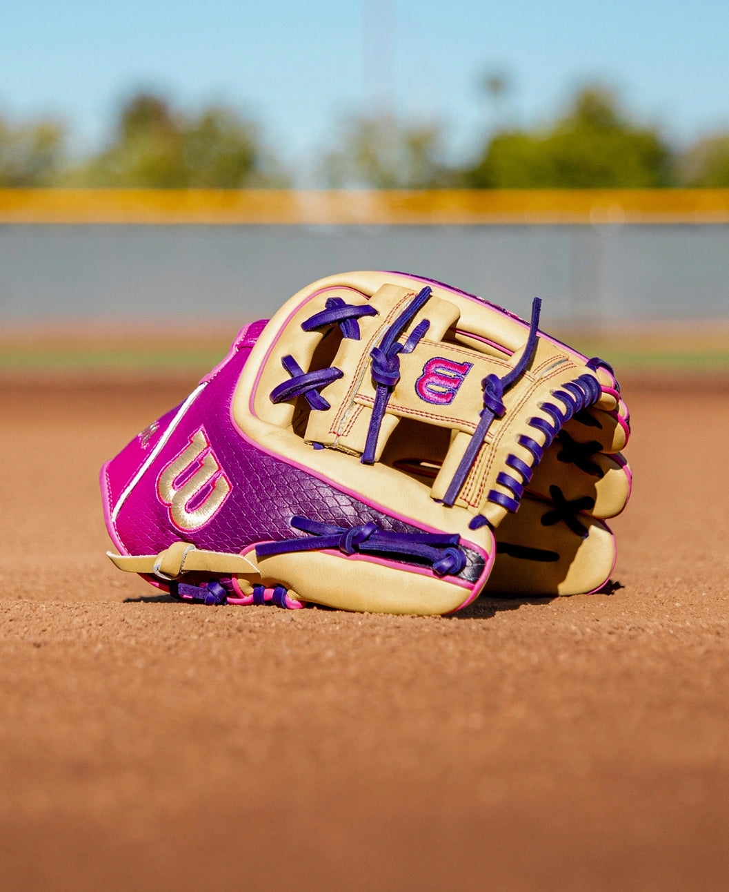 Wilson 2027 A2000® 1720SS 11.5” Infield Baseball Glove: WBG0009401RT115